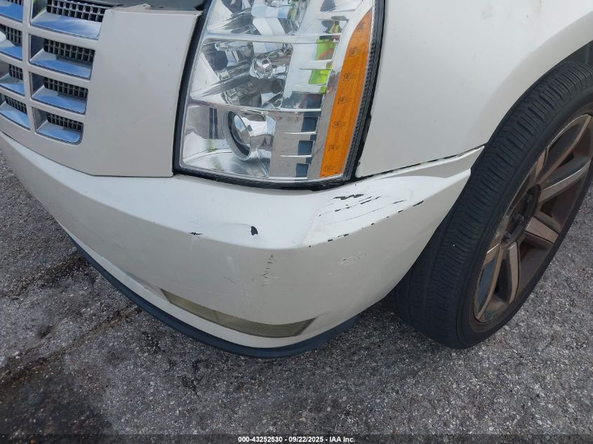 2009 Cadillac Escalade Esv Standard VIN: 1GYFC26209R258799 Lot: 43252530