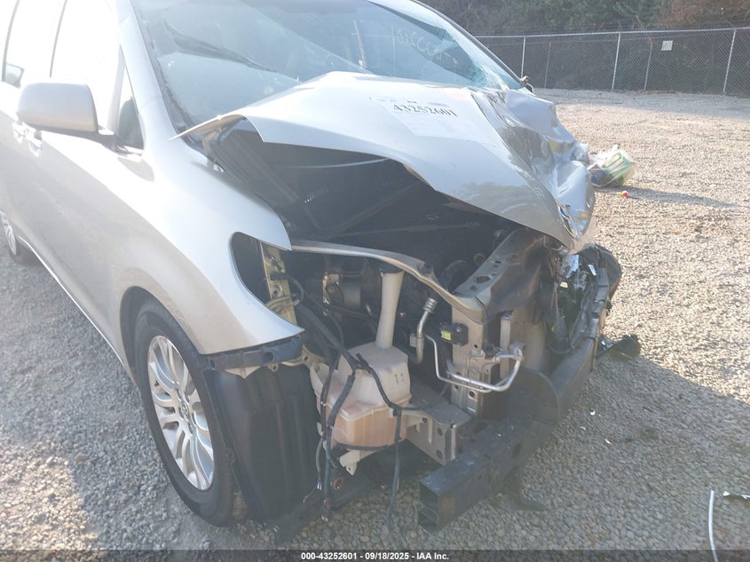 2016 Toyota Sienna Xle Premium 8 Passenger VIN: 5TDYK3DC2GS754351 Lot: 43252601