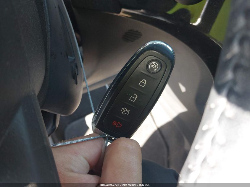 2017 Ford Escape Titanium VIN: 1FMCU9J99HUE31195 Lot: 43252778