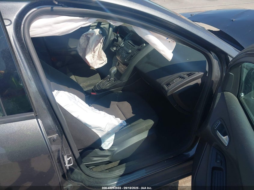 2017 FORD FOCUS SE - 1FADP3K20HL259133