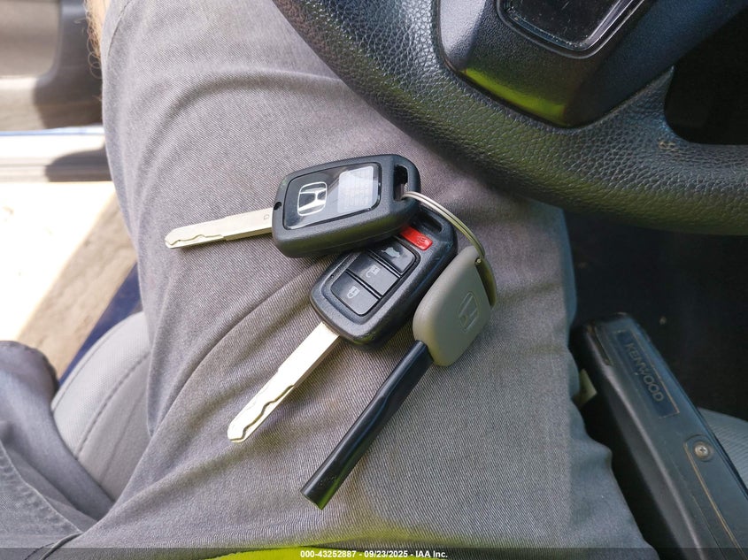 2020 Honda Cr-V 2Wd Lx VIN: 2HKRW1H21LH415773 Lot: 43252887