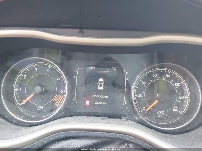 2015 Jeep Cherokee Latitude VIN: 1C4PJMCB6FW614721 Lot: 43252954