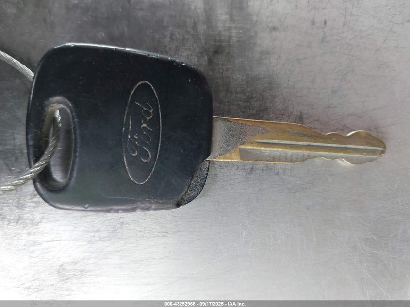 2000 Ford F-150 Lariat/Work Series/Xl/Xlt VIN: 1FTRX17LXYKB07422 Lot: 43252968