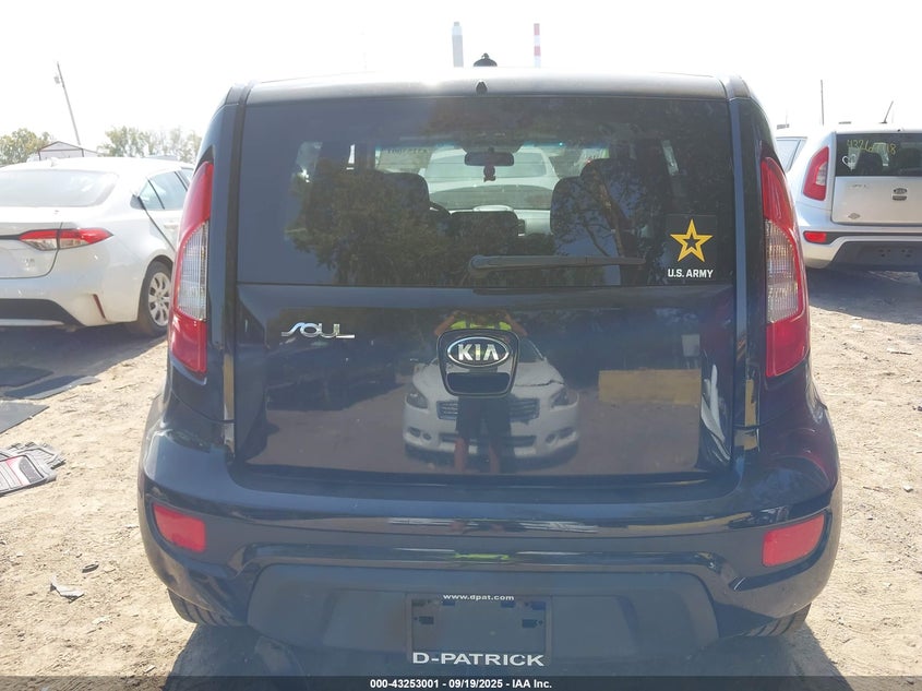 2013 KIA SOUL + KNDJT2A63D7617951