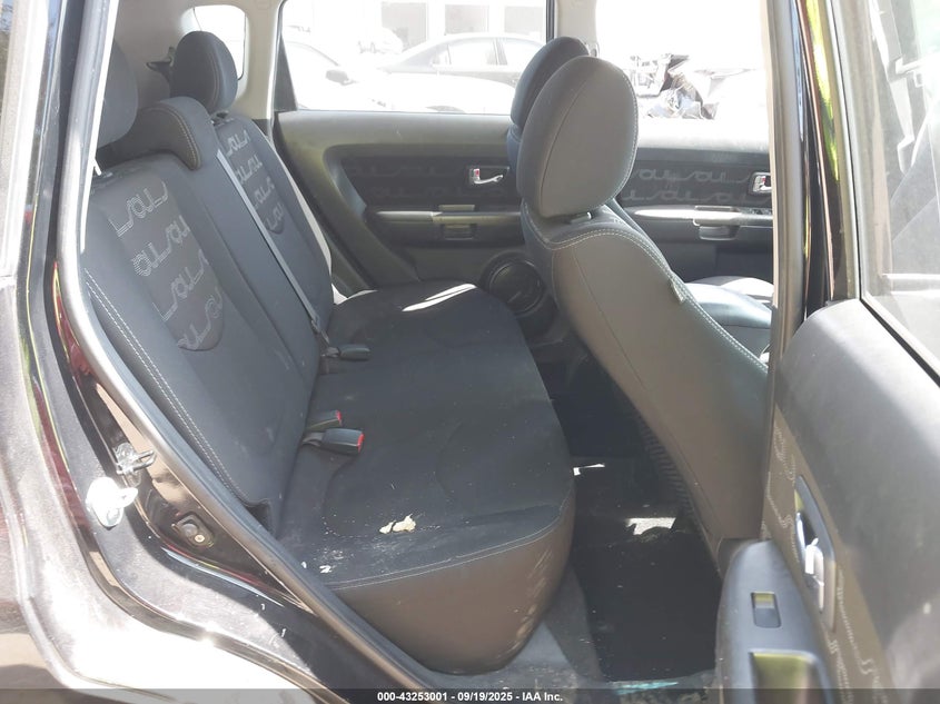 2013 KIA SOUL + KNDJT2A63D7617951