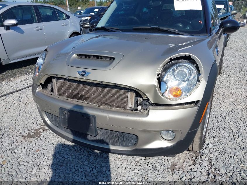 2009 Mini Cooper S VIN: WMWMF735X9TW84760 Lot: 43253174