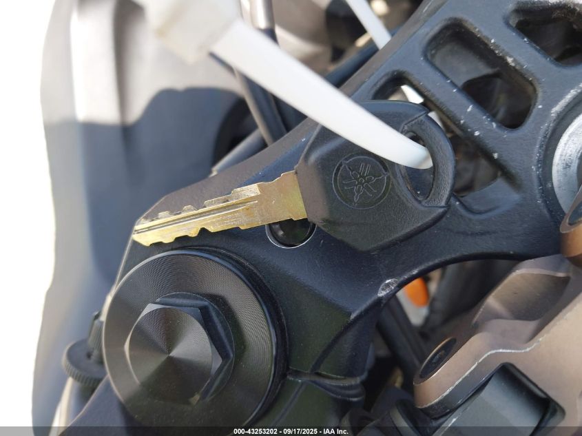 2020 Yamaha Yzfr3 VIN: MH3RH17Y3LK003177 Lot: 43253202