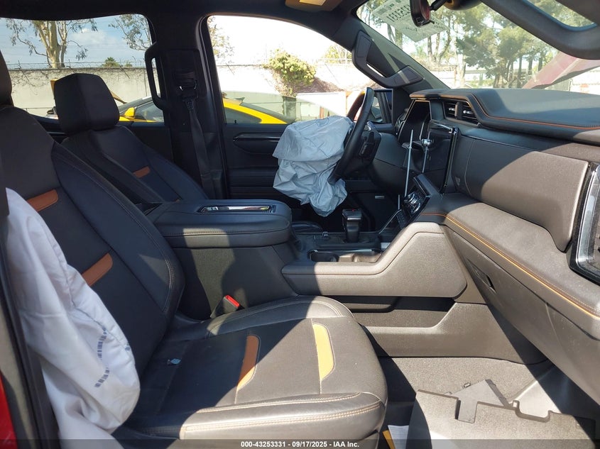 2022 GMC SIERRA 1500 4WD  SHORT BOX AT4 - 1GTPUEEL2NZ507696