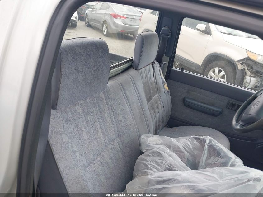 2000 Toyota Tacoma VIN: 4TANL42N2YZ608473 Lot: 43253554