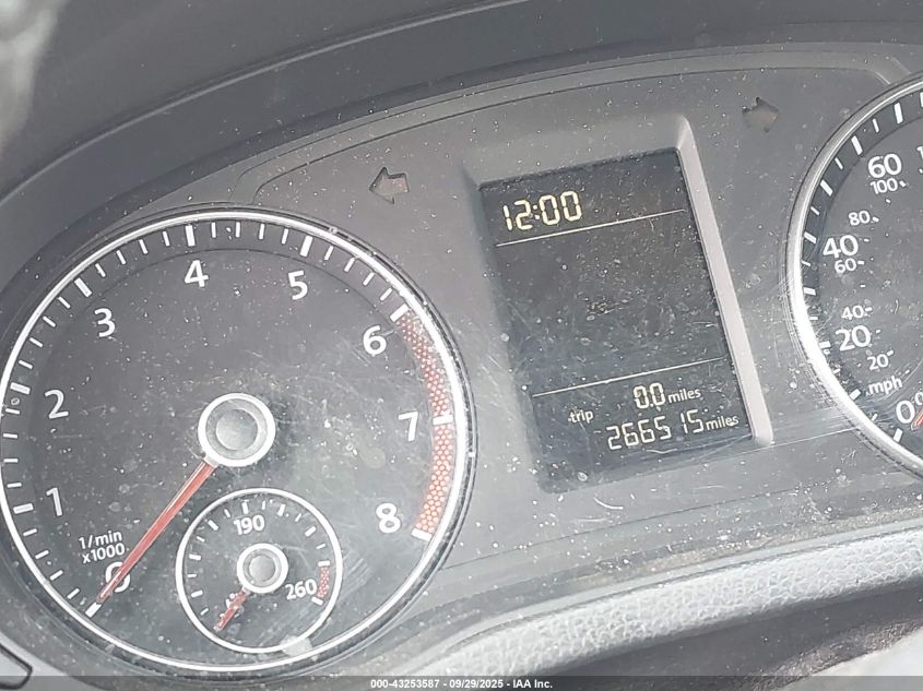 2015 Volkswagen Passat 1.8T Limited Edition VIN: 1VWAT7A34FC082770 Lot: 43253587