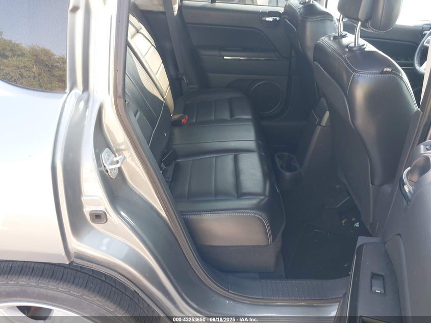 1J4NT5FBXBD288182 2011 JEEP COMPASS photo no. 8