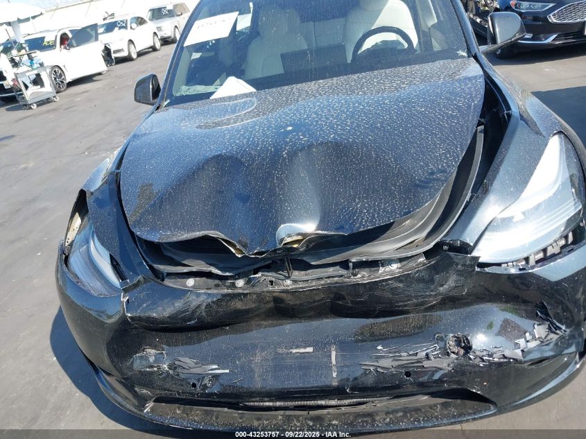 2022 Tesla Model Y Performance Dual Motor All-Wheel Drive VIN: 7SAYGDEF1NF404813 Lot: 43253757