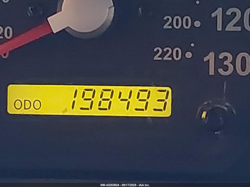 2005 Kia Sorento Ex/Lx VIN: KNDJC733255400260 Lot: 43253924