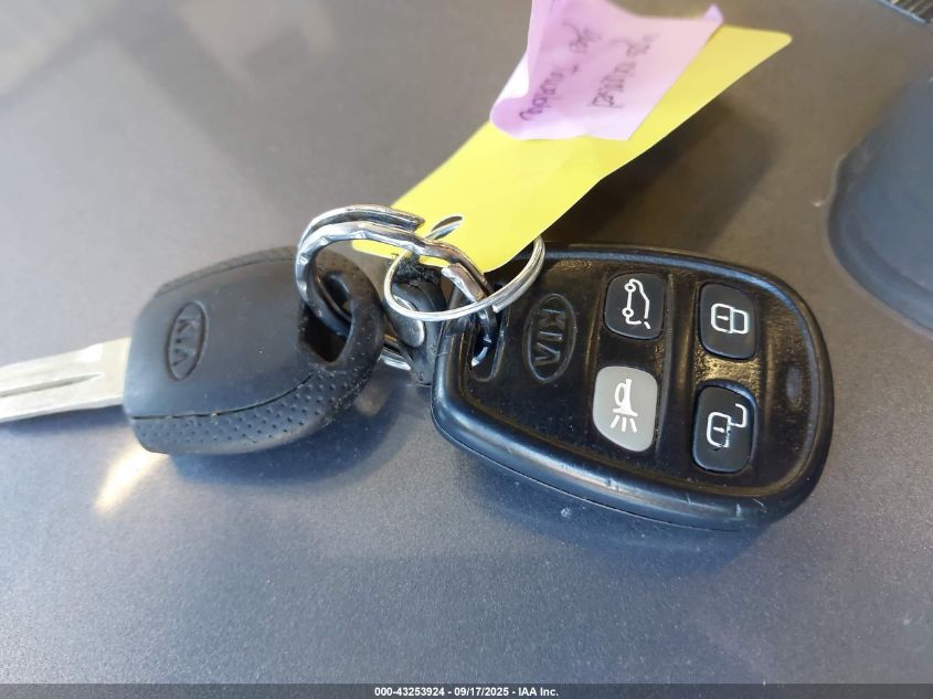 2005 Kia Sorento Ex/Lx VIN: KNDJC733255400260 Lot: 43253924