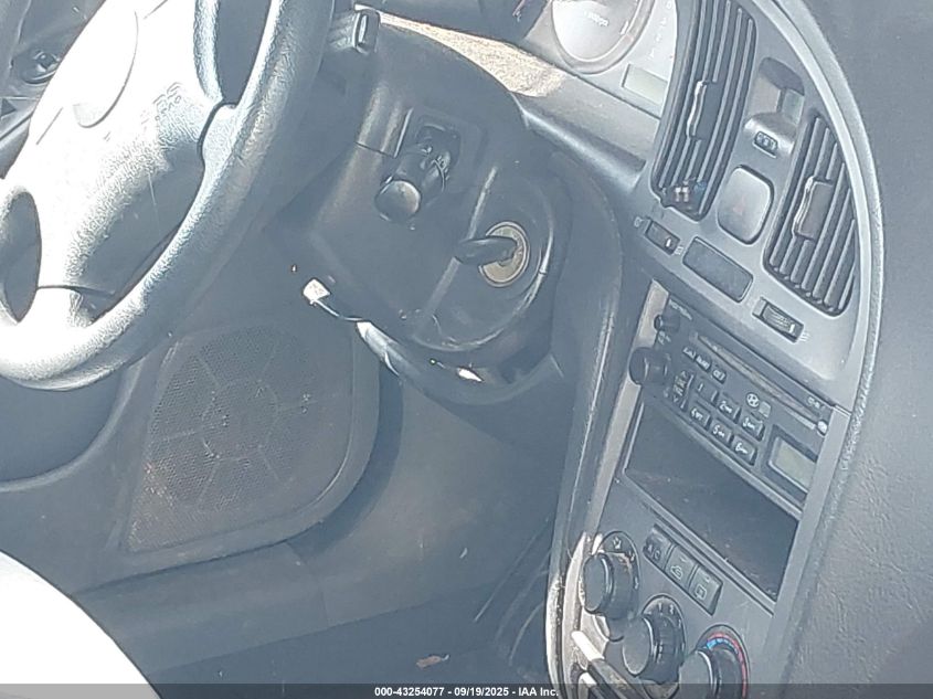 2004 Hyundai Elantra Gls/Gt VIN: KMHDN46D94U871350 Lot: 43254077