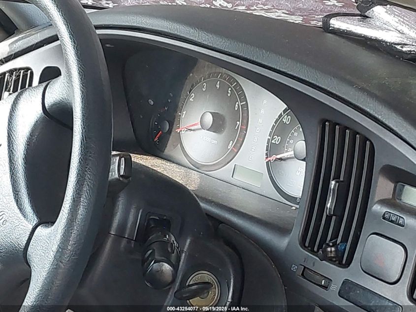 2004 Hyundai Elantra Gls/Gt VIN: KMHDN46D94U871350 Lot: 43254077