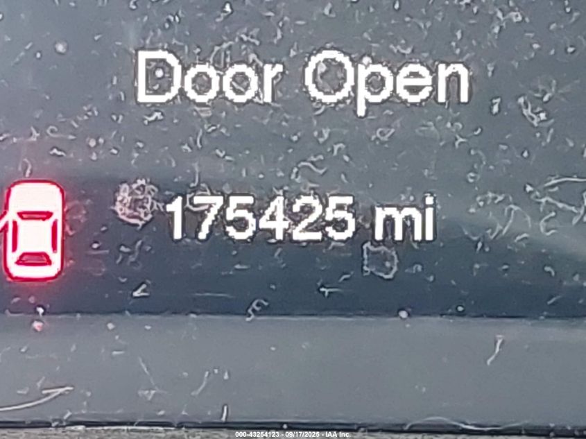 2015 Jeep Cherokee Latitude VIN: 1C4PJMCB9FW773104 Lot: 43254123