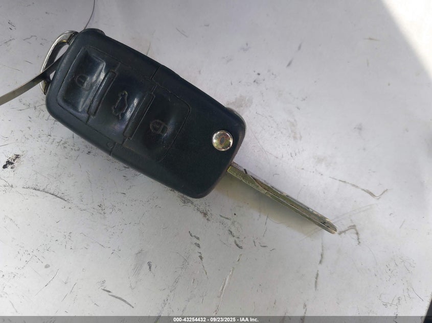 2009 Volkswagen Rabbit S VIN: WVWAB71K99W045424 Lot: 43254432