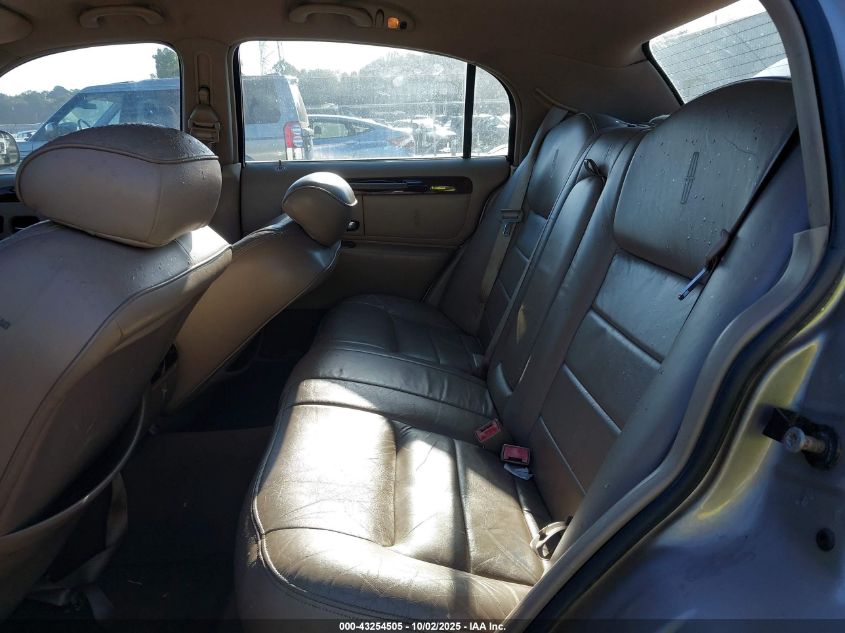 2001 Lincoln Town Car Executive VIN: 1LNHM81W21Y672052 Lot: 43254505