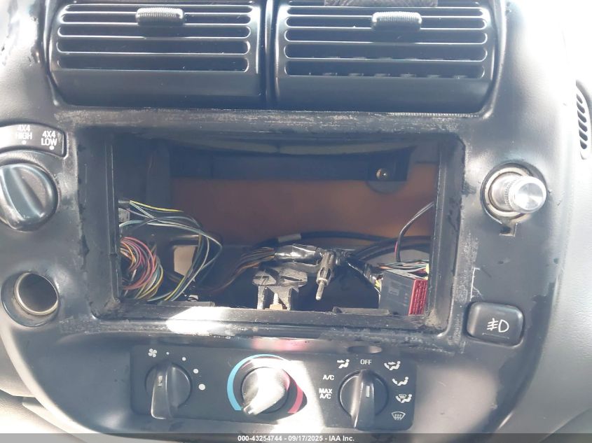 2002 Ford Ranger Edge/Xlt VIN: 1FTZR45E02TA38340 Lot: 43254744