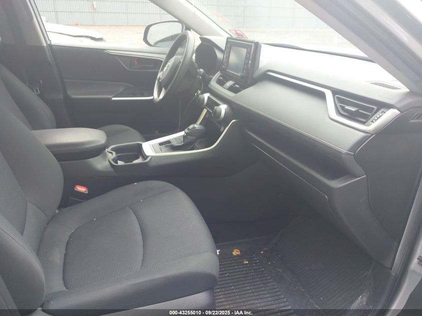 2019 TOYOTA RAV4 LE - JTMG1RFV8KD006479