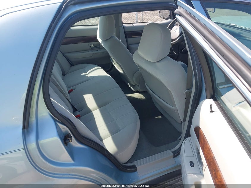 2005 Mercury Grand Marquis Gs VIN: 2MEFM74W35X636098 Lot: 43255112