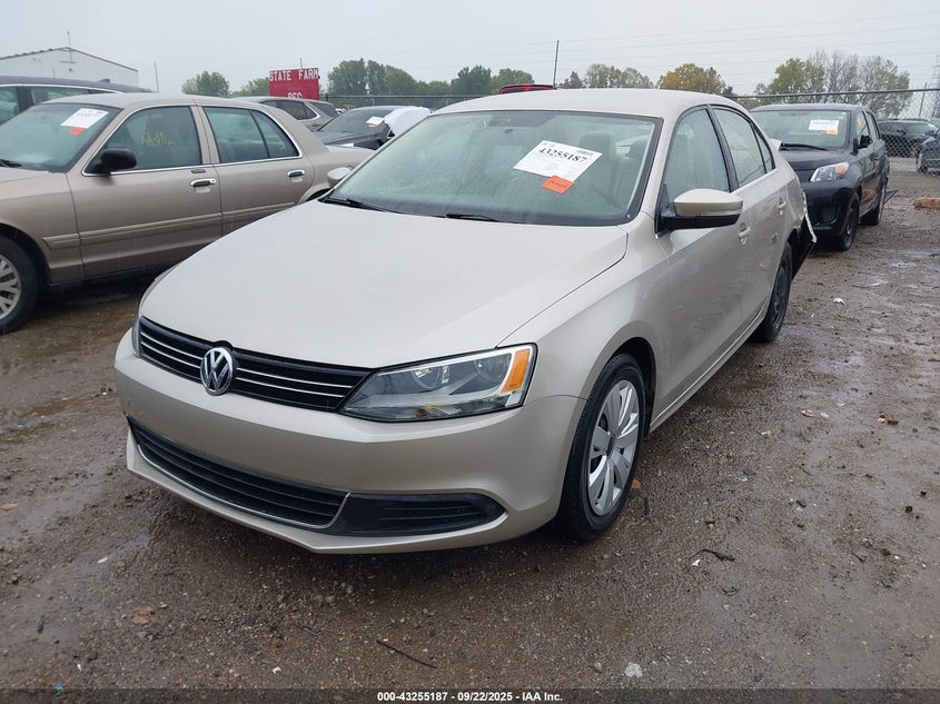 2013 VOLKSWAGEN JETTA 2.5L SE - 3VWDP7AJ8DM301046