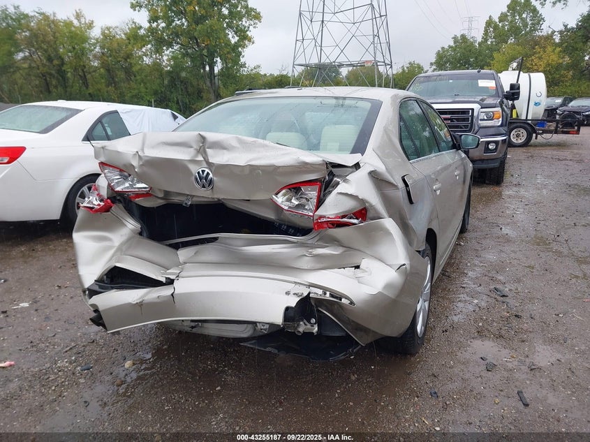 2013 VOLKSWAGEN JETTA 2.5L SE - 3VWDP7AJ8DM301046