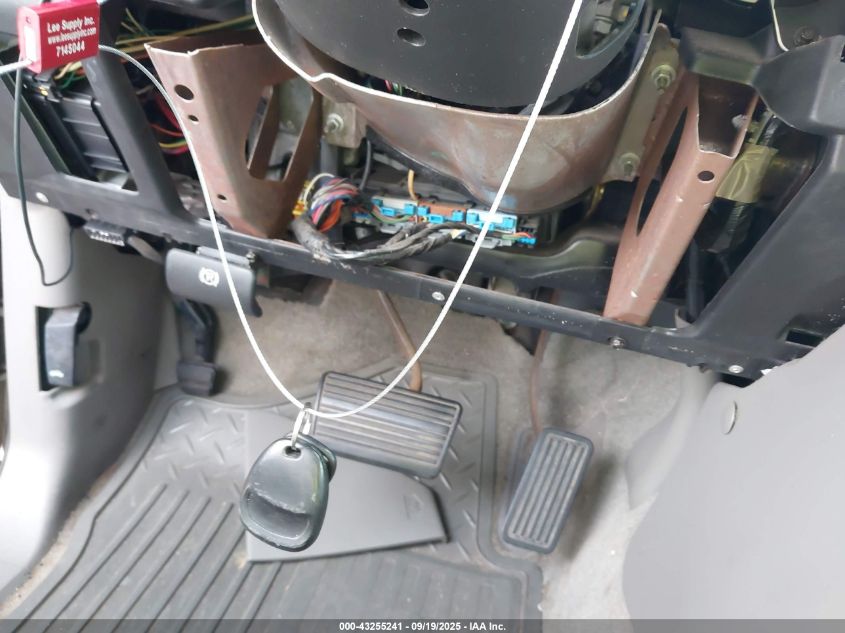 2004 Chevrolet Tahoe Lt VIN: 1GNEC13Z74R269781 Lot: 43255241