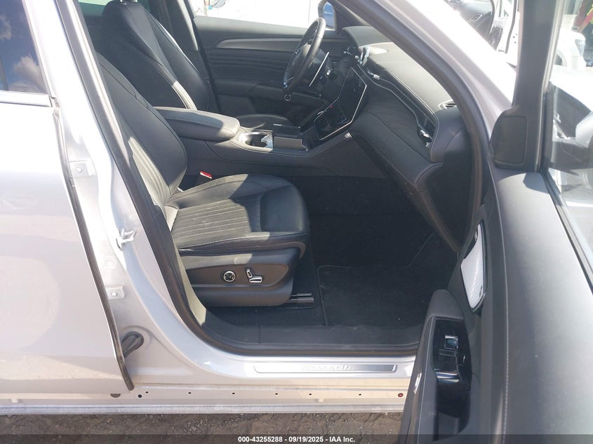 2023 MASERATI GRECALE GT ZN682AVA9P7415869