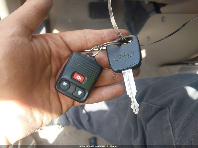 2001 Ford Escape Xls VIN: 1FMYU01141KB90949 Lot: 43255365