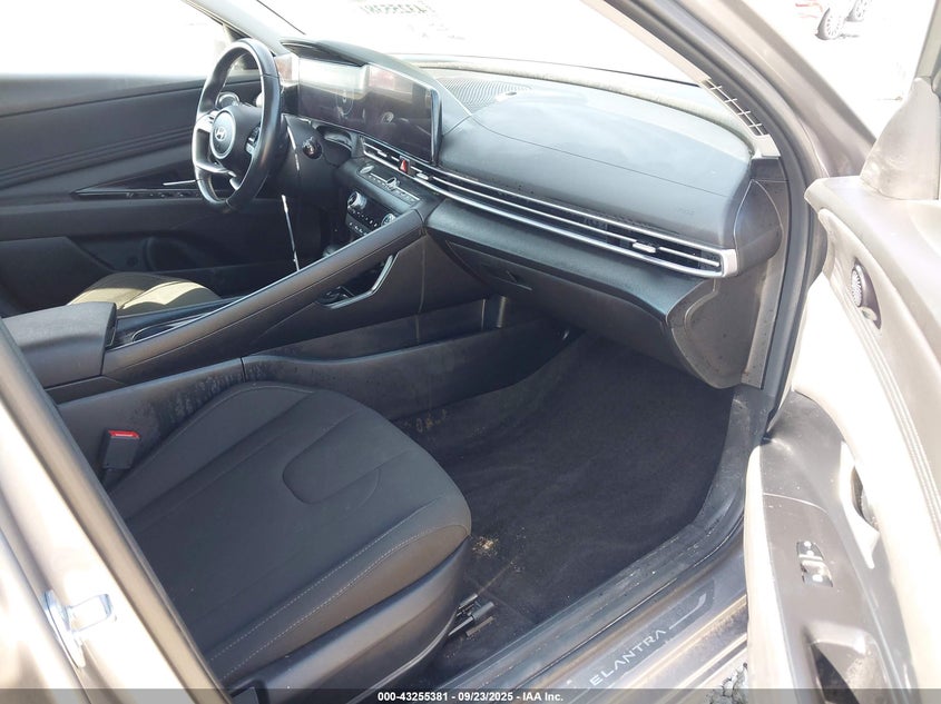 KMHLS4DG3SU935865 2025 HYUNDAI ELANTRA photo no. 5