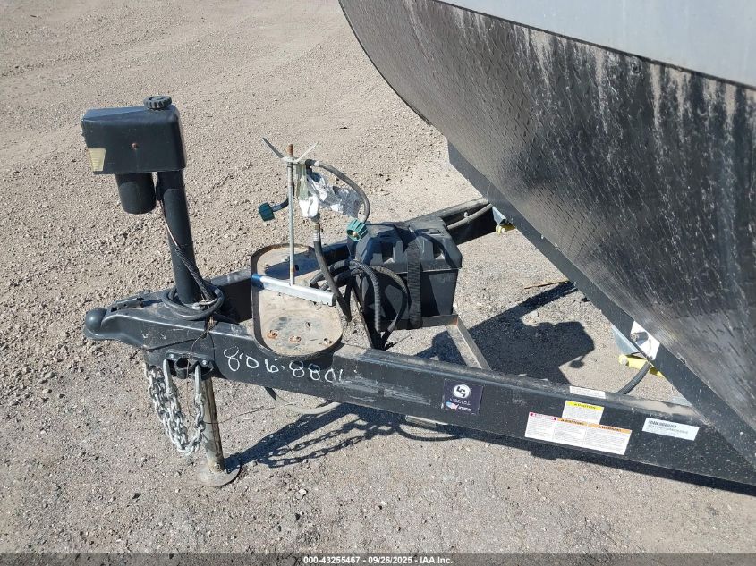 2021 Salem Other VIN: 4X4TSMG29M8068806 Lot: 43255467