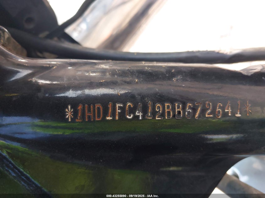 2011 Harley-Davidson Flhtcu VIN: 1HD1FC412BB672641 Lot: 43255890