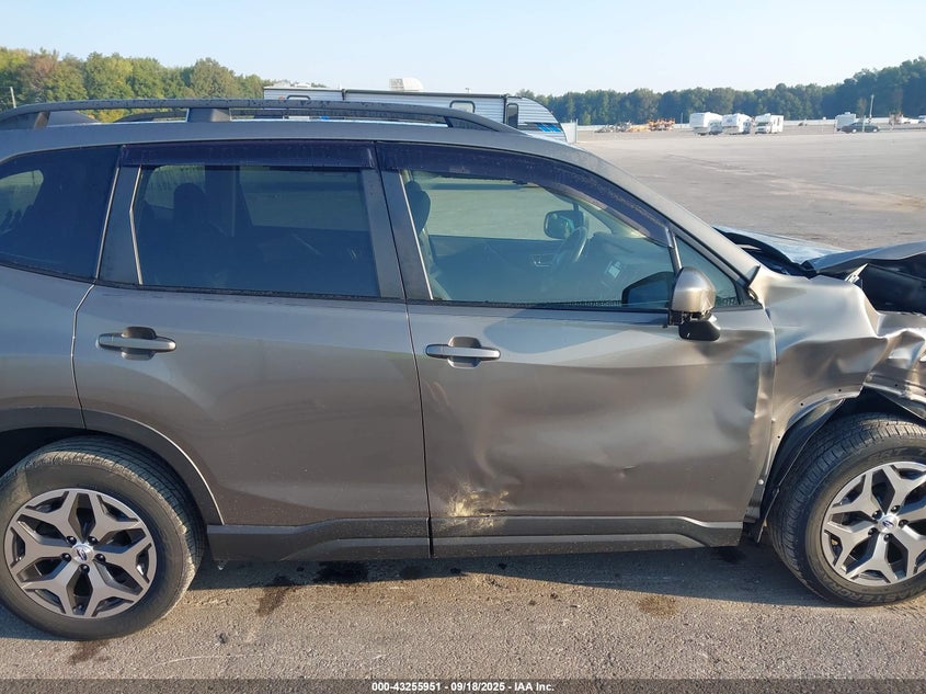 2020 Subaru Forester Premium VIN: JF2SKAGC1LH570038 Lot: 43255951