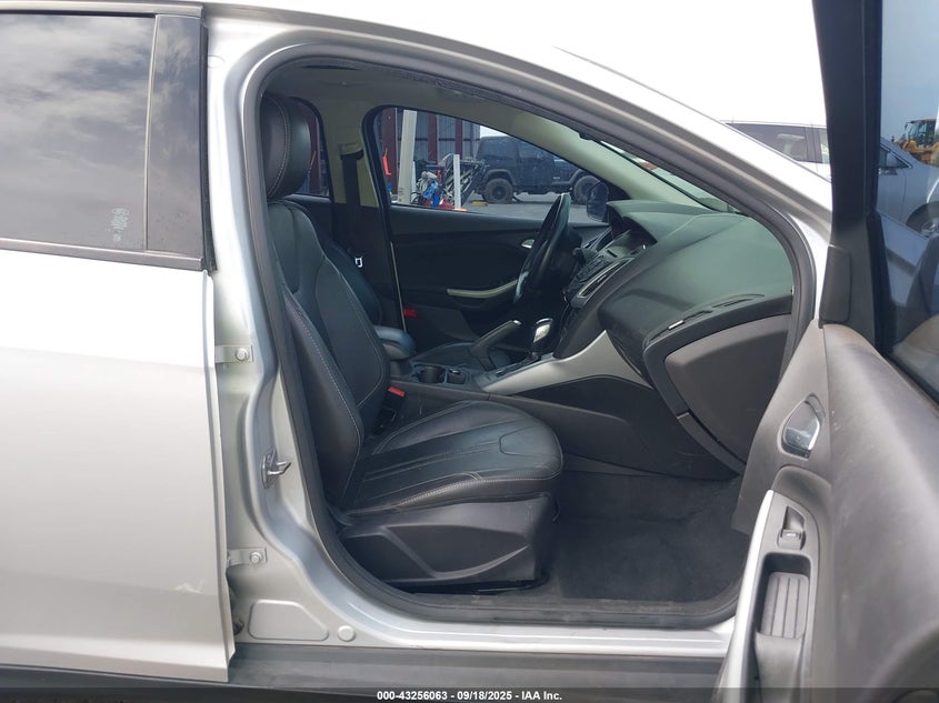 2014 FORD FOCUS SE - 1FADP3K22EL213587