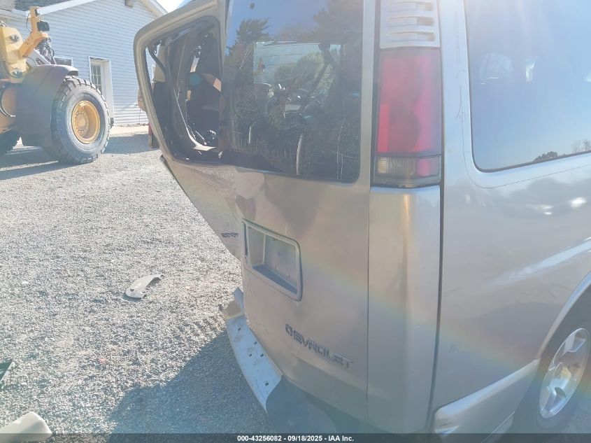 2002 Chevrolet Express Lt VIN: 1GNFG65R221141060 Lot: 43256082