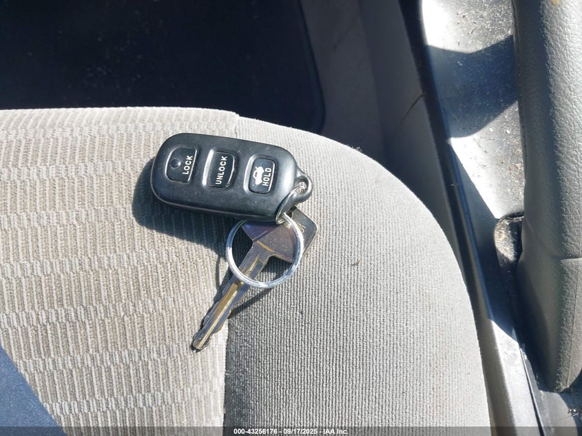 2005 Toyota Camry Le VIN: 4T1BE32K65U523562 Lot: 43256176