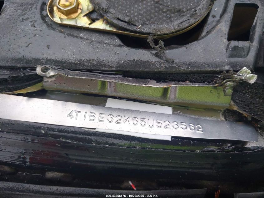 2005 Toyota Camry Le VIN: 4T1BE32K65U523562 Lot: 43256176