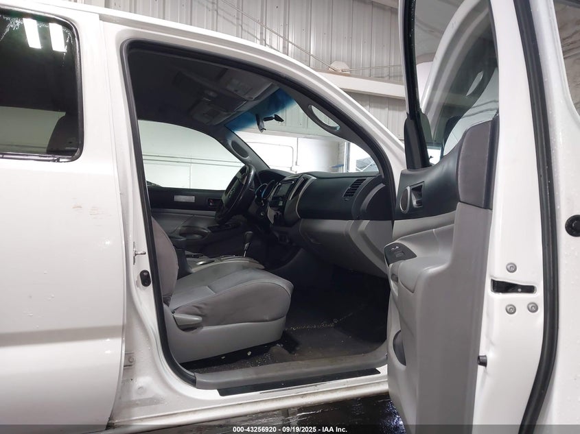 2014 TOYOTA TACOMA BASE V6 3TMLU4EN8EM148737