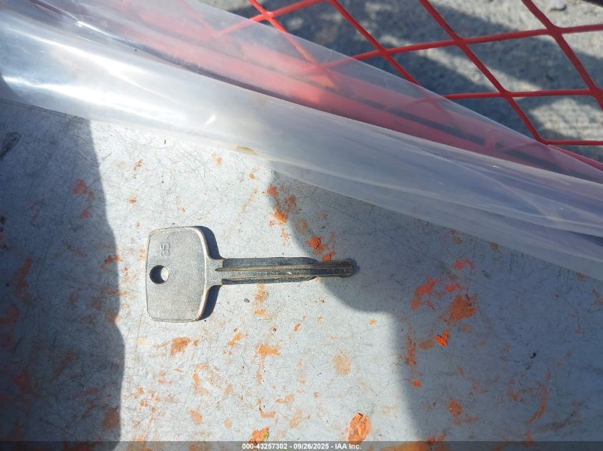 2000 Toyota Camry Le VIN: 4T1BG22K7YU924403 Lot: 43257302