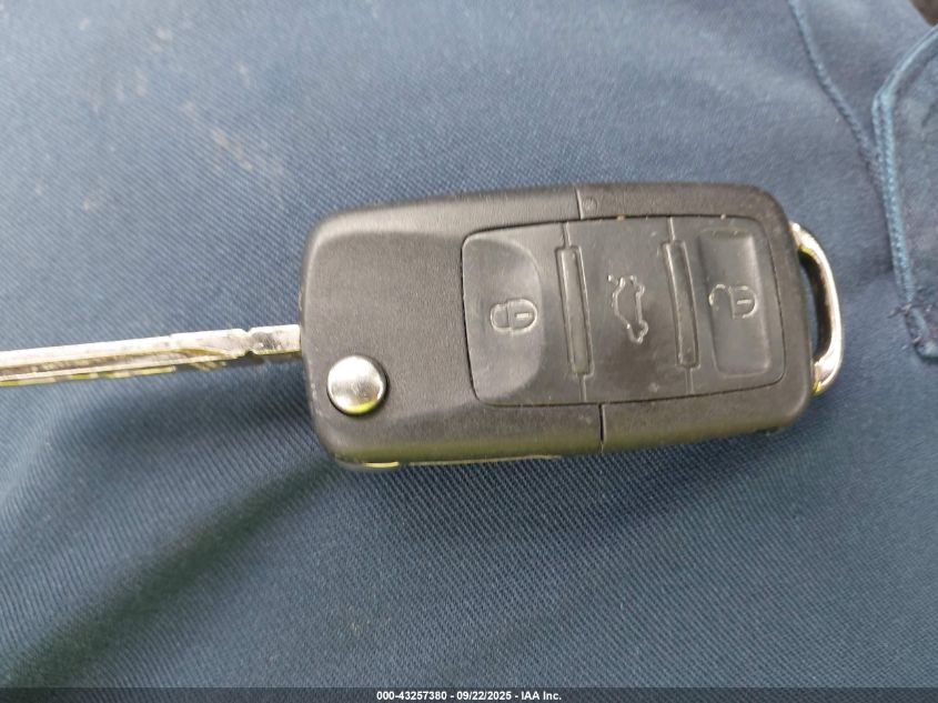 2003 Volkswagen Passat Glx VIN: WVWTH63B03P262487 Lot: 43257380