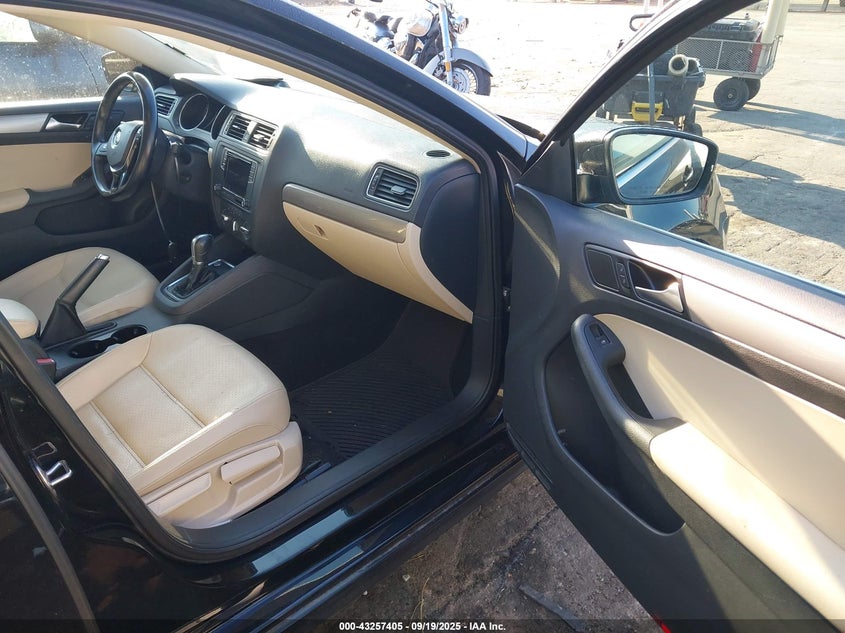 2017 VOLKSWAGEN JETTA 1.4T SE - 3VWDB7AJ4HM244963