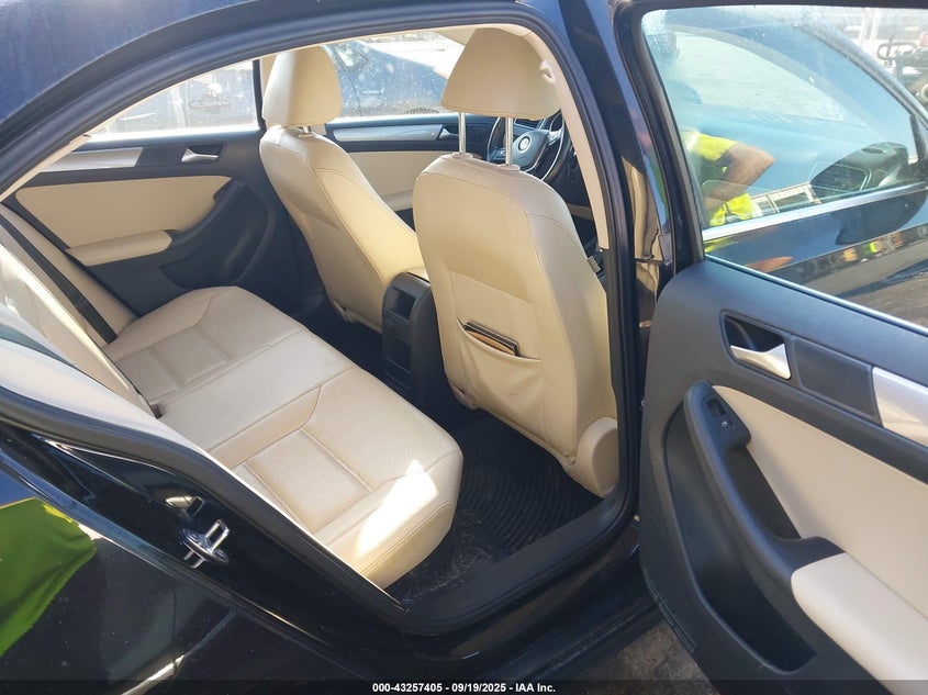 2017 VOLKSWAGEN JETTA 1.4T SE - 3VWDB7AJ4HM244963