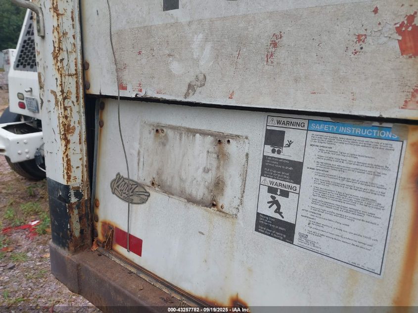 2000 Ford F-450 Lariat/Xl/Xlt VIN: 1FDXF46F2YEC05264 Lot: 43257782