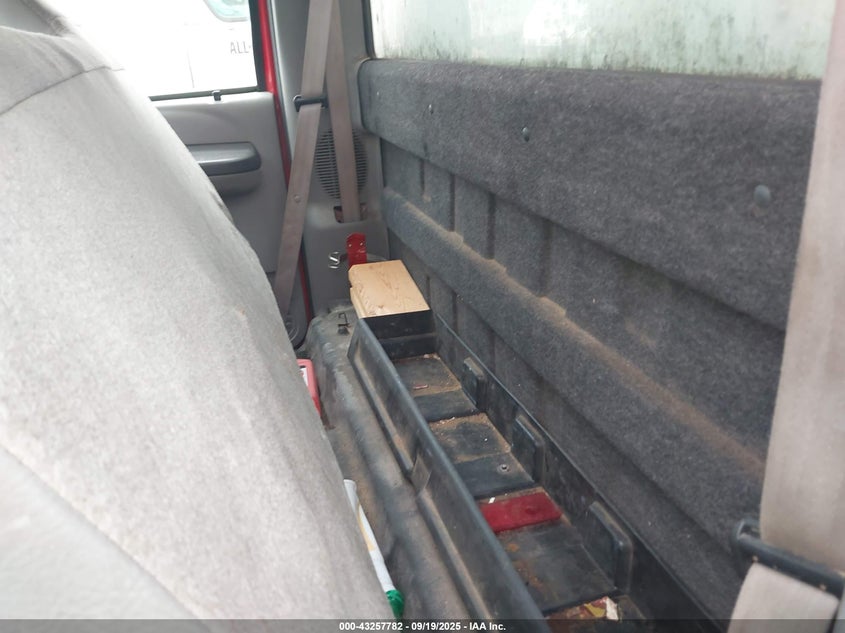 2000 Ford F-450 Lariat/Xl/Xlt VIN: 1FDXF46F2YEC05264 Lot: 43257782