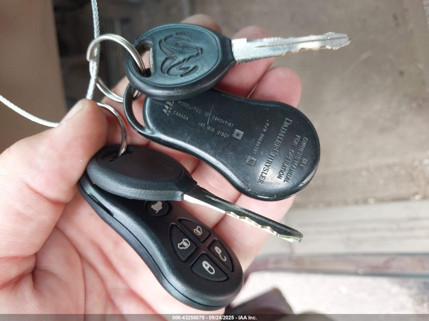 2001 Dodge Grand Caravan Sport VIN: 2B4GP44G91R194329 Lot: 43258079