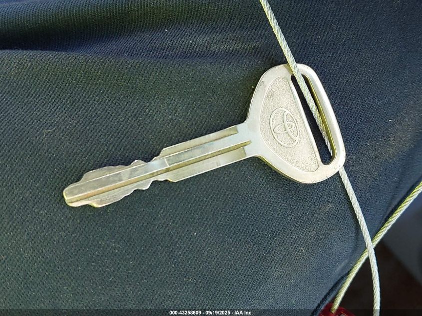 2001 Toyota Sienna Le VIN: 4T3ZF13C21U393885 Lot: 43258609