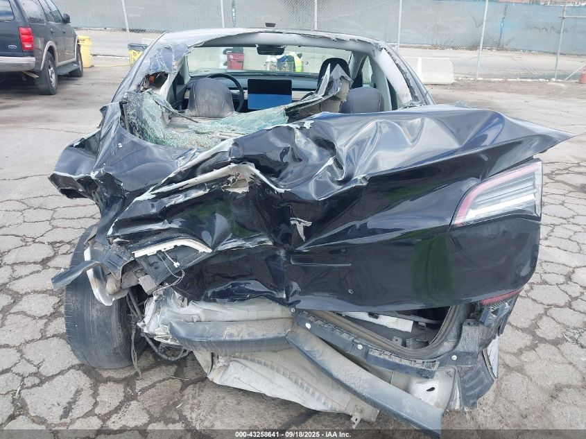 2018 Tesla Model 3 VIN: 5YJ3E1EA4JF070268 Lot: 43258641