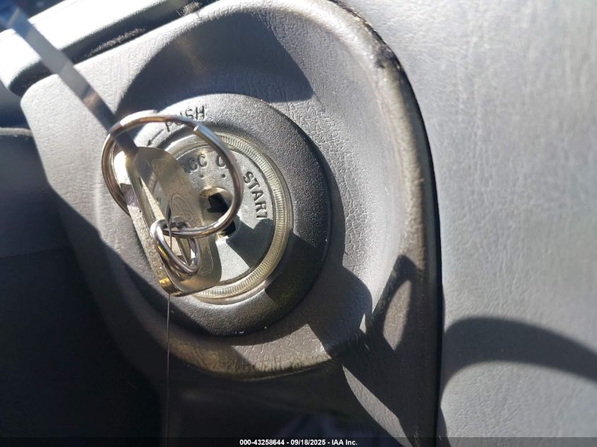 1999 Toyota Camry Ce VIN: 4T1BG22K3XU582110 Lot: 43258644